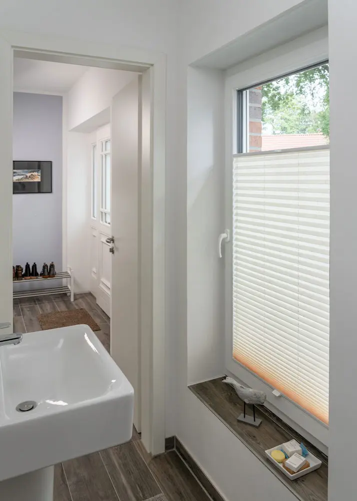 badezimmerplissee-plissee-crushoptik-utrecht-beige-lichtblick