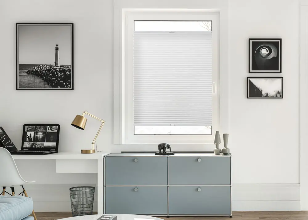 wabenplissee-thermoplissee-vaasa-wohnzimmer-weiss-lichtblick