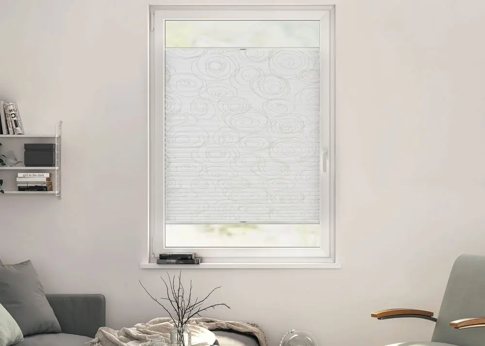 plissee-mit-muster-toledo-twist-wohnzimmer-lichtblick
