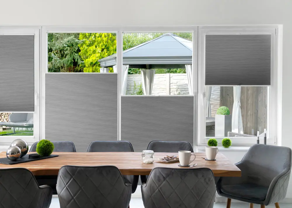 plissee-blickdicht-wabenplissee-verdunklung-oslo-grau-lichtblick