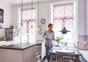 Doppelrollo für Küchen mit lichtdurchlässigen Sichtschutz