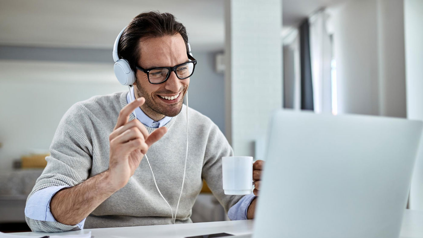 Kopf, Person, Gesicht, Tasse, Laptop, Kopf, Person, Gesicht, Tasse