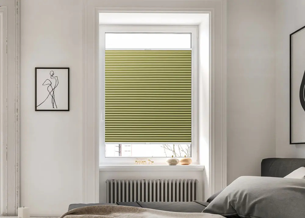 wabenplissee-verdunklung-oslo-schlafzimmer-gruen-lichtblick