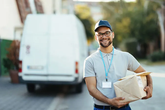 Lieferservice-Paketbote-kostenloser-Versand
