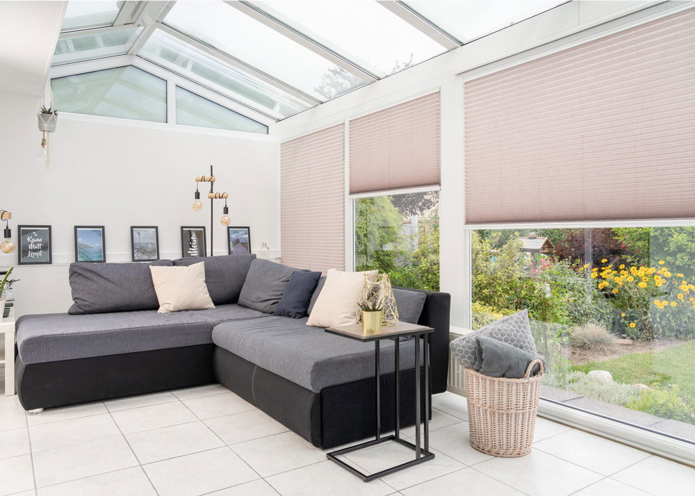 Dekoration für Zuhause, Couch, Fenster, Kissen, Wohnzimmer